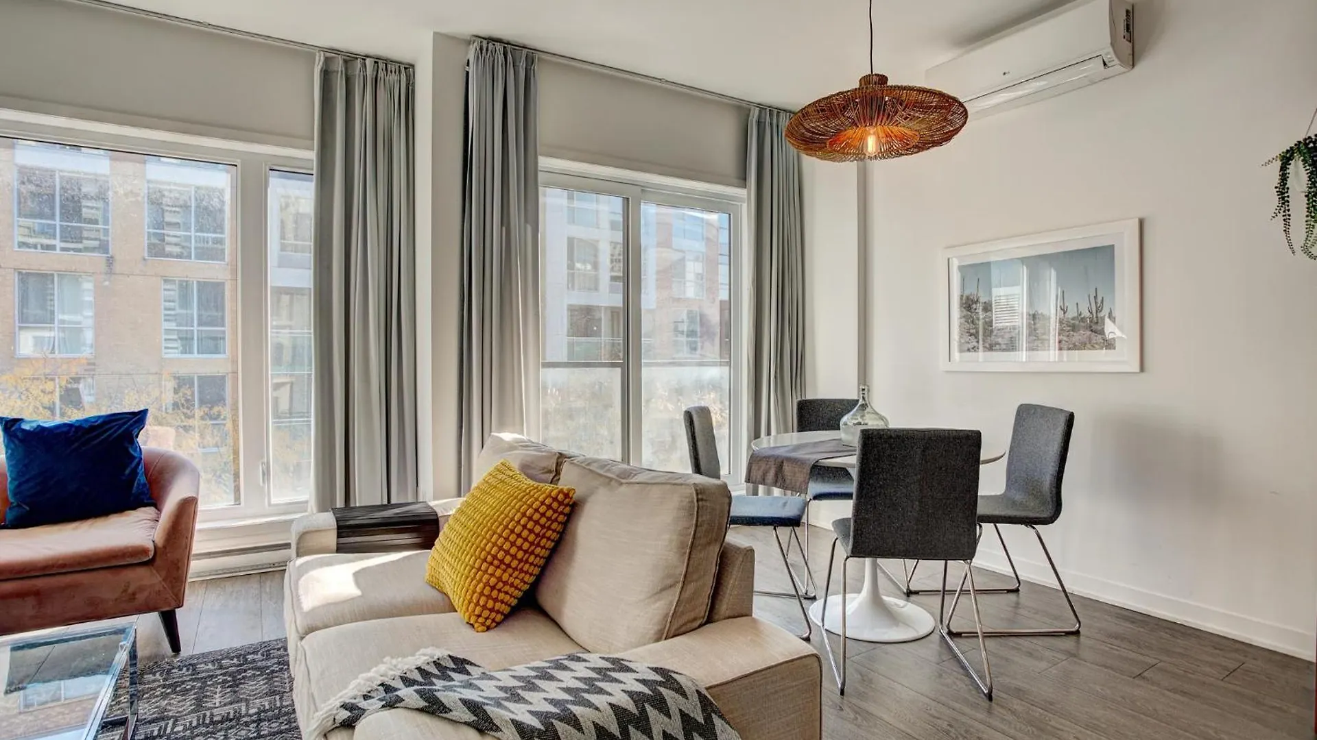 The Downtown Zando Montreal Aparthotel